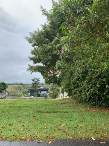 Terreno Padrão em Condomínio em Jacareí