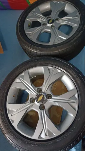 Vendo ou troco jogos de rodas ARO 15 CHEVROLET KRMAI S21