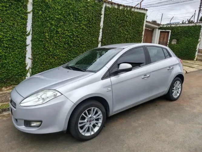 Fiat Bravo Essence Dualogic 1.8 Flex 16V 5P 2013