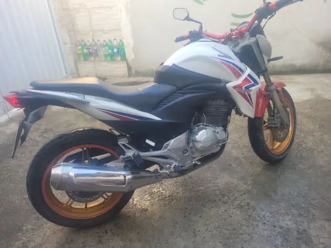Vendo Cb 300 2015
