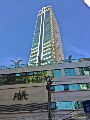 Sala Comercial para Locação em Balneário Camboriú, Centro, 1 banheiro, 1 vaga
