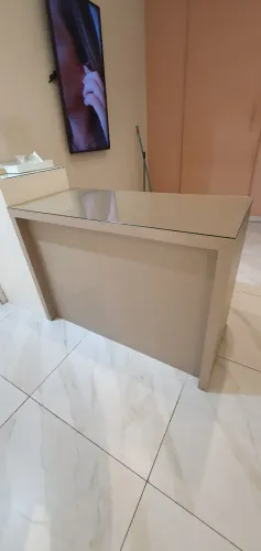 Balcão 100% MDF com Gavetão e Proteção com Vidro de 4mm