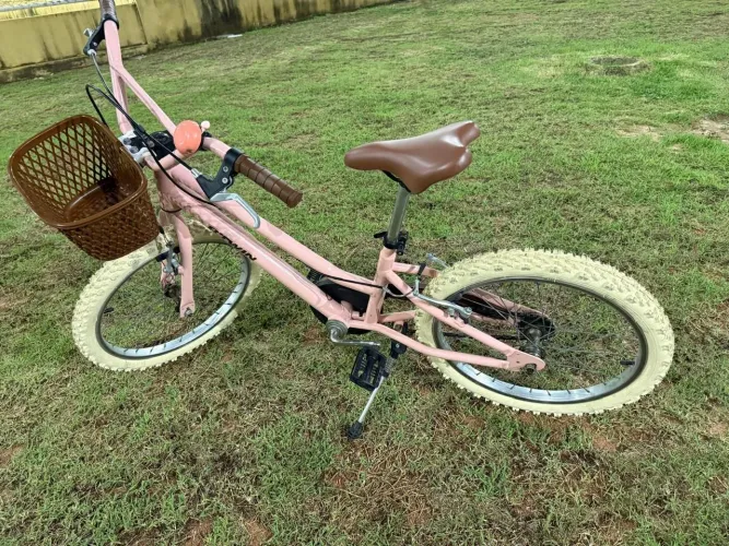 Bicicleta retro menina
