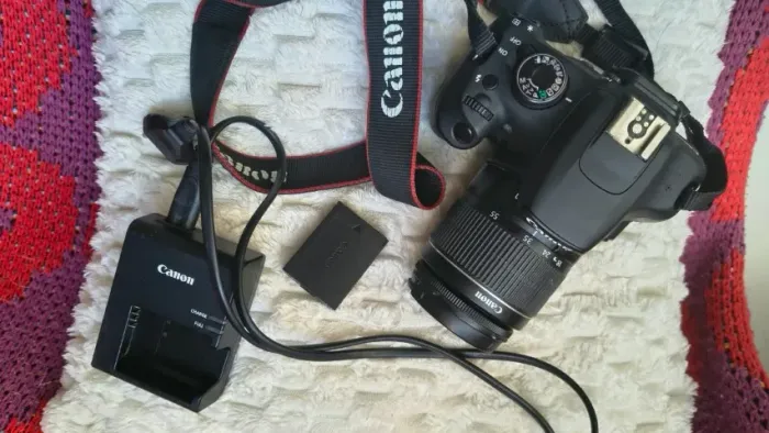 Canon Rebel T5 + Lente 18-55mm + Bateria e Carregador