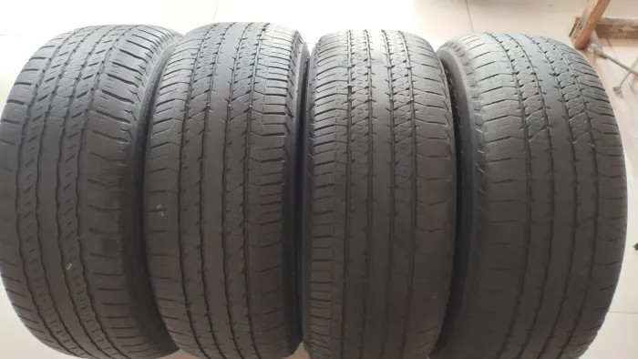 ? Jogo de pneu Bridgestone 265/60-18