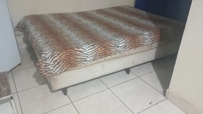 Vendo Cama Box de Casal