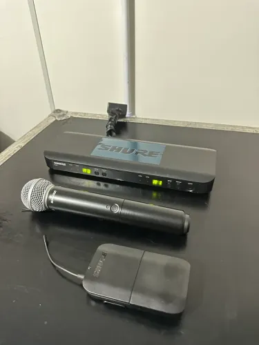 Base dupla Shure microfone SM58 e bodypack