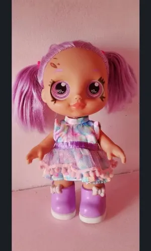 Boneca Rainbow tatoo violeta. 27cm