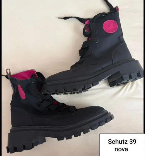 Coturno Schutz número 39 novo 