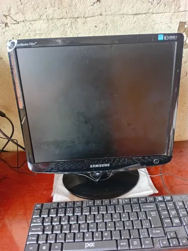 Monitor Samsung 17 polegadas com defeito