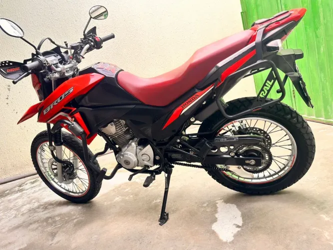 Honda Broz 2024 160 18mil km conservada!
