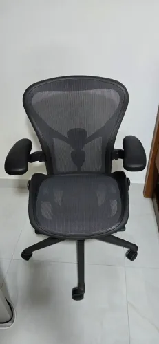 Cadeira Herman Miller Aeron