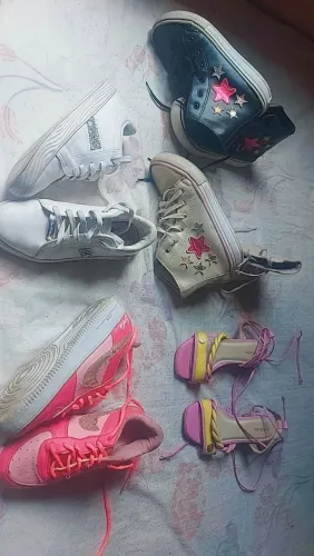 Sapatos bem conservado numeração 31/32