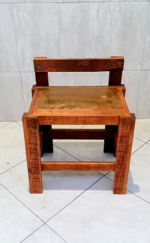 Banco cadeira rústica de madeira 