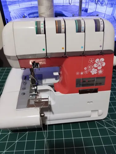 Vendo máquina overloque caseira Sun special