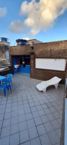 Casa para aluguel por temporada ou uso de espaço comercial