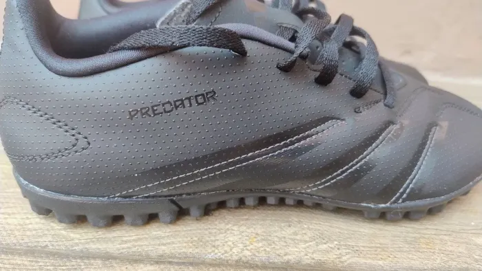 Chuteira Adidas