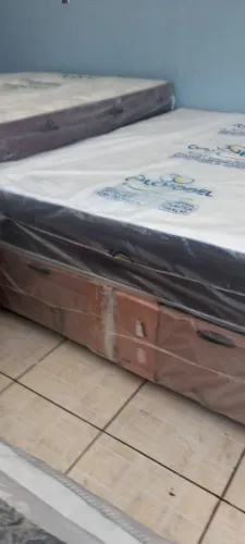 Cama box Queen baú 