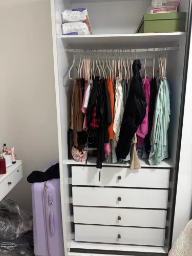 * Guarda-Roupa Casal Branco com Espelho - Excelente Estado