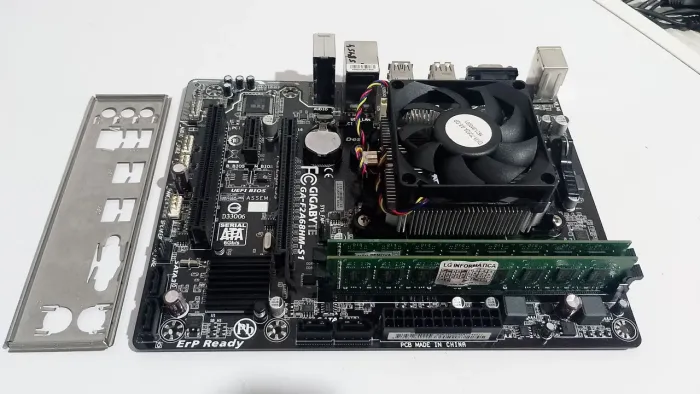 Kit placa mãe gigabyte Ga f2a68hm-s1 AMD a4-6300 3.70ghz , cooler , 4gb ddr3 