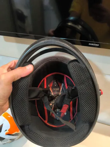 Capacete