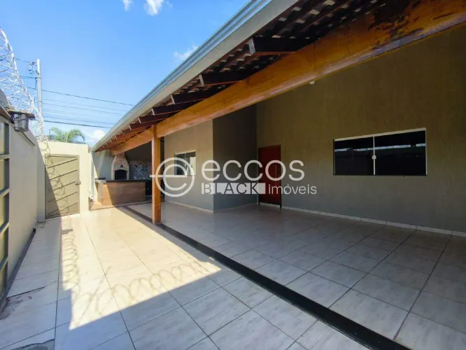 Casa para aluguel, 3 quartos, 1 suíte, 2 vagas, Alto Umuarama - Uberlândia/MG
