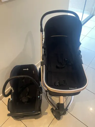 Carrinho de bebê + bebê conforto com base