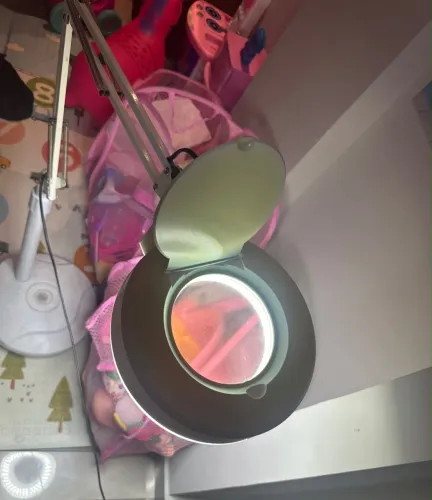 Vendo Ring light de chão usada.