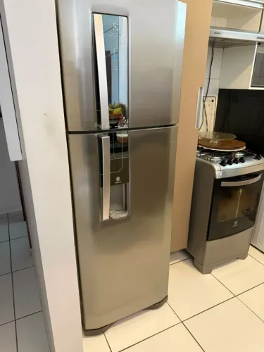 Geladeira Electrolux DW42X Inox