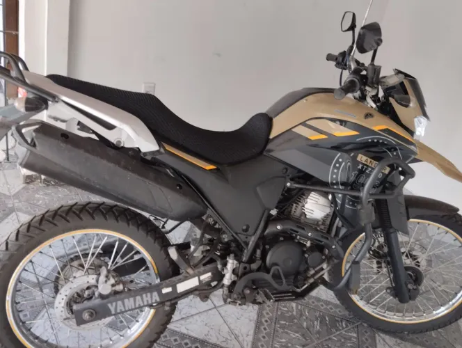 Vendo moto Yamaha XTZ Lander 250cc único dono, pouco rodada, muito bem cuidada.