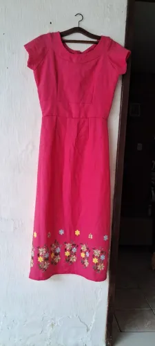 Vestido em linho bordado