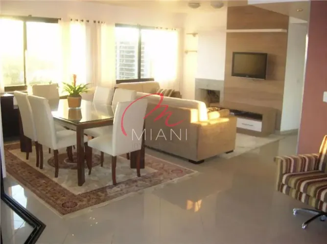 Cobertura à venda no Butantã com 650m², 4 quartos sendo 3 suítes e 4 vagas de garagem