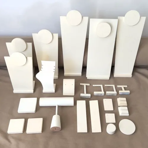 Conjunto de expositores para joias e bijuterias em MDF