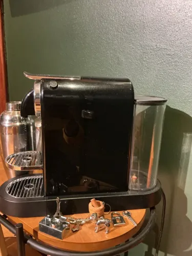 CAFETEIRA NESPRESSO CITZ- LEIAM DESCRIÇÃO