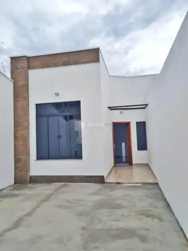 Casa Nova | Construção de Alto Padrão | 2 Dormitórios | Suíte | Terreno de 150m²