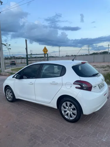 Peugeot 208 Active 1.2 Flex 12V 5P Mec. 2017