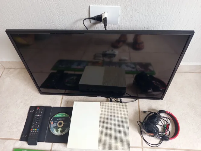 Xbox One S + TV 32