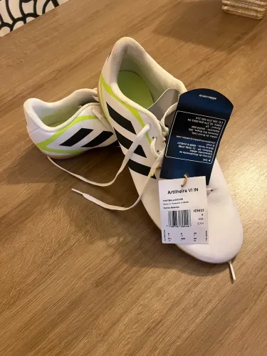 Chuteira adidas, futsal