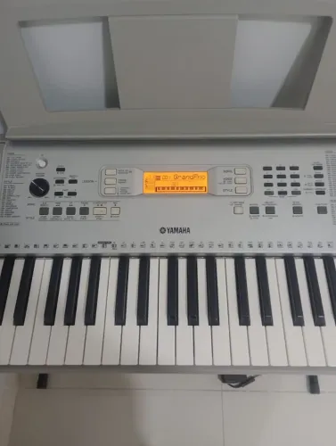 Teclado Yamaha ypt 360