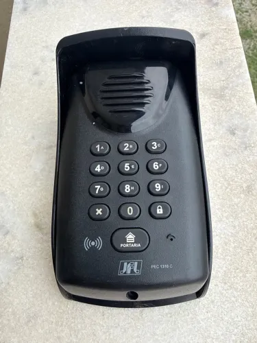 Porteiro Eletrônico Sem Fio Via Celular Gsm Pec 1310c JFL Cor Preto