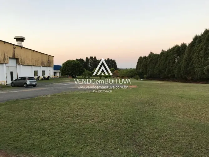 Terreno para Venda em Iperó, Capoavinha, 1 dormitório, 2 suítes, 1 banheiro, 6 vagas