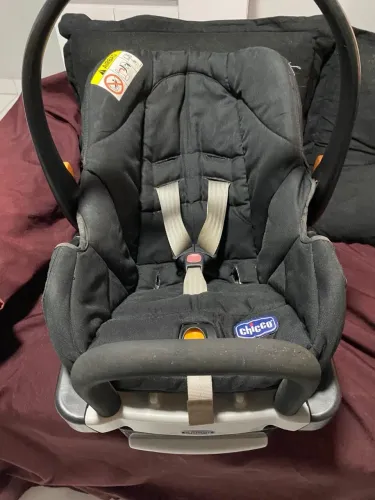 Bebê conforto chicco com base ? 