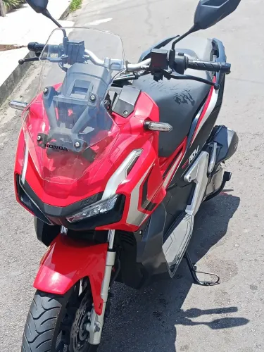 Honda Adv 150 2023 muito bem conservada