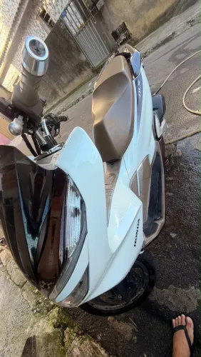 PCX DLX 2021
