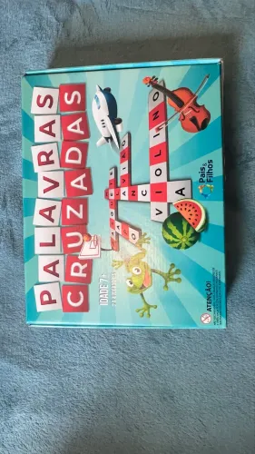 Jogo de tabuleiro palavras cruzadas