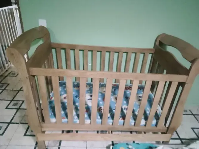 Berço que vira cama