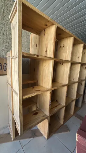 Vendo colmeia madeira bem resistente