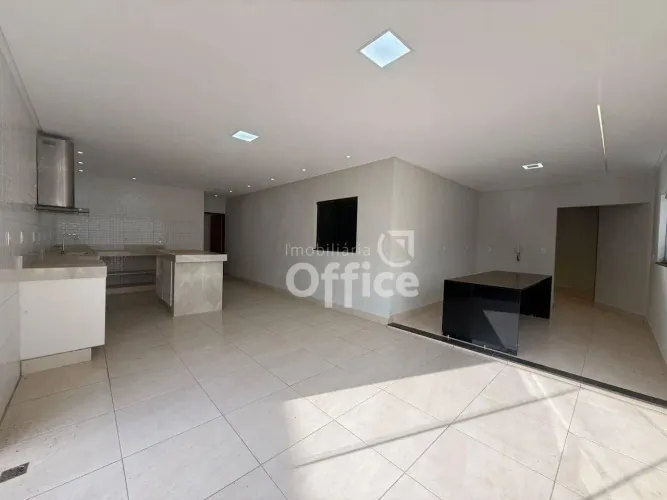 Casa com 4 quartos, sala , cozinha grande com ilha .à venda, 170 m² por R$ 630.000 - Jardi