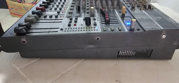 Mesa de som xenyx 1832fx