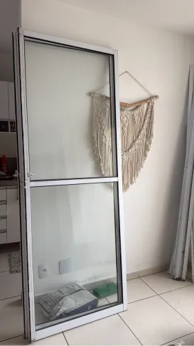 Vendo 2 portas de vidro para varanda
